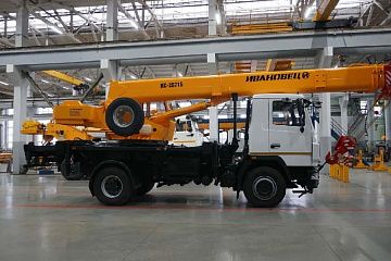 Автокран Ивановец КС-35715