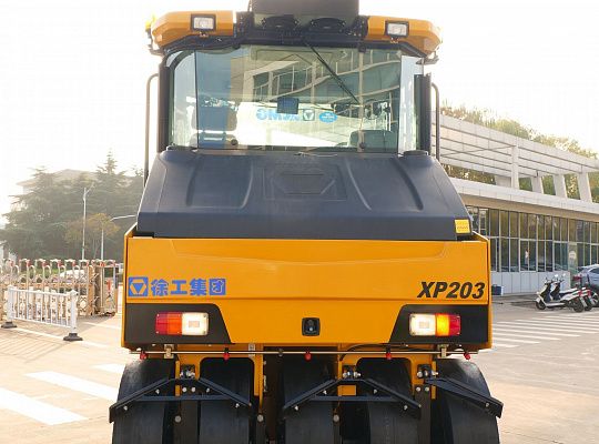 Пневмошинный статический каток XCMG XP203